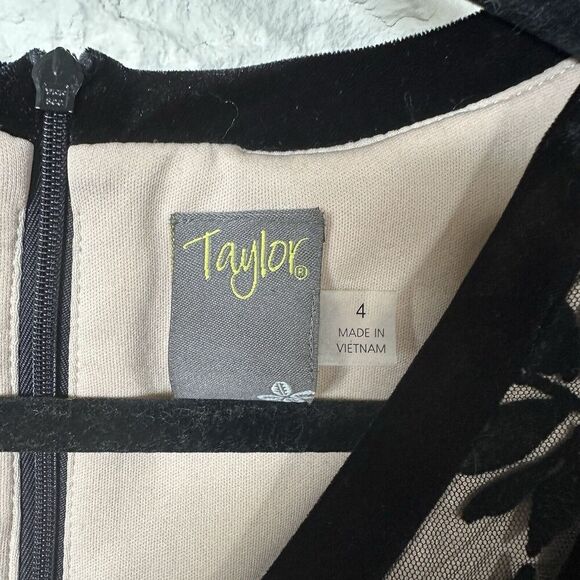 Taylor  Women’s Black Floral Lace Dress W/ Tan Lining Sleeveless Sz 4 Fairygoth - Picture 2 of 7